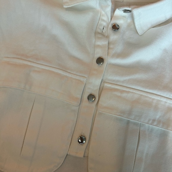 White sleeveless denim vest crop top with pocket - Picture 3 of 4